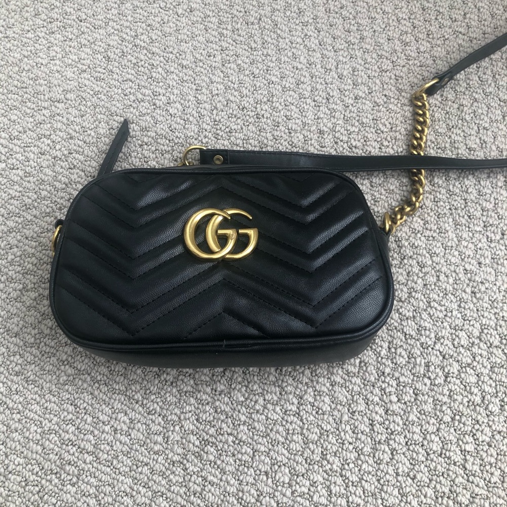Black gg purse with hardware